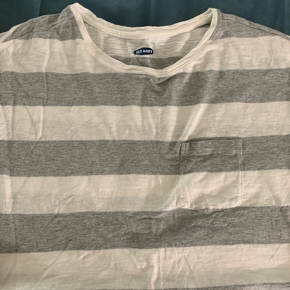 Old Navy $4 each l!! 3 pc tee bundle - Picture 4 of 4